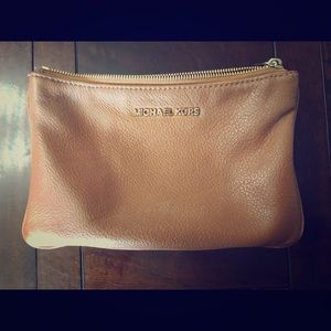 Michael Kors Tan purse (no strap)